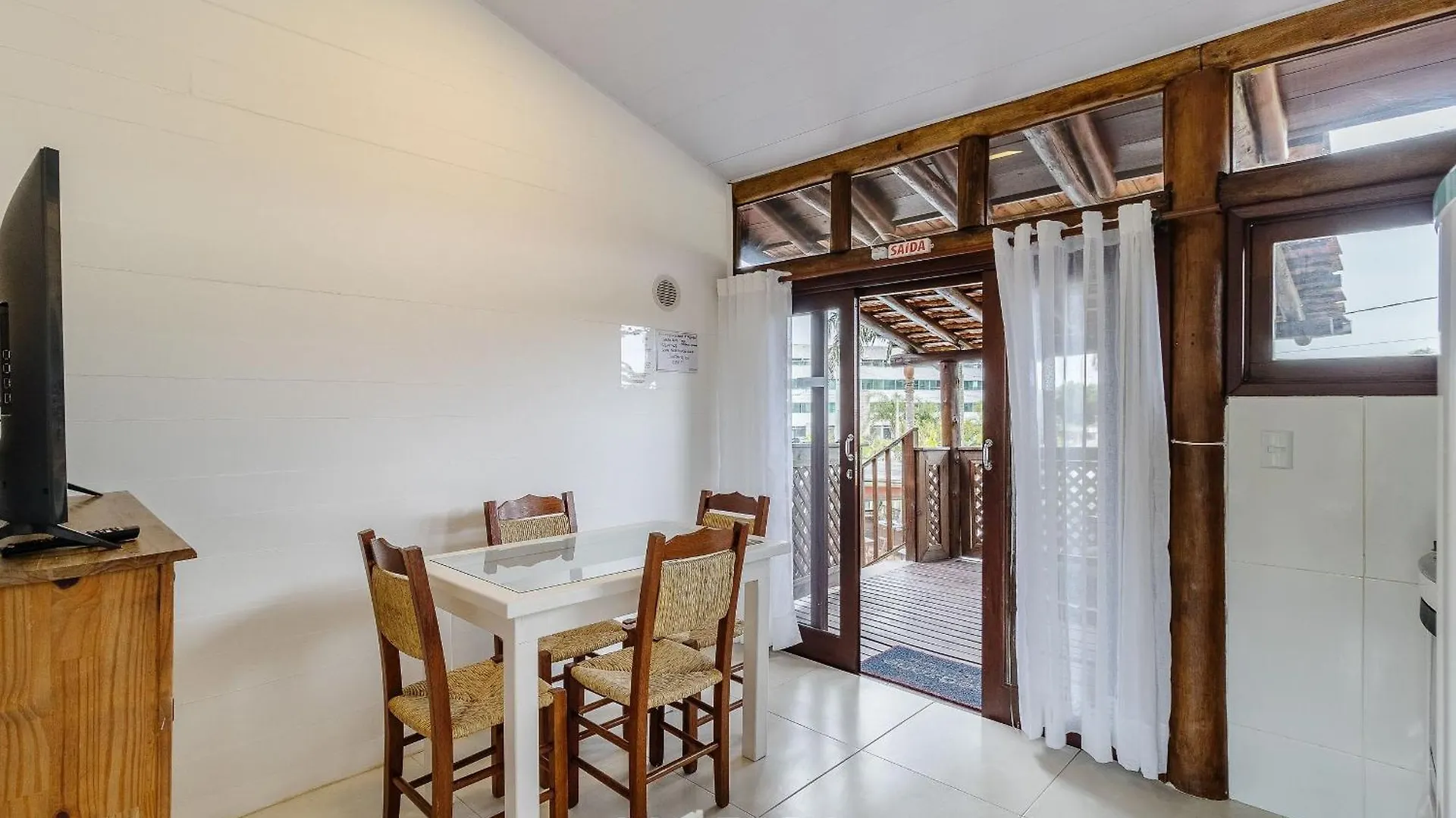 Lindo Condominio Em Meio A Natureza Em Bombinhas Vle